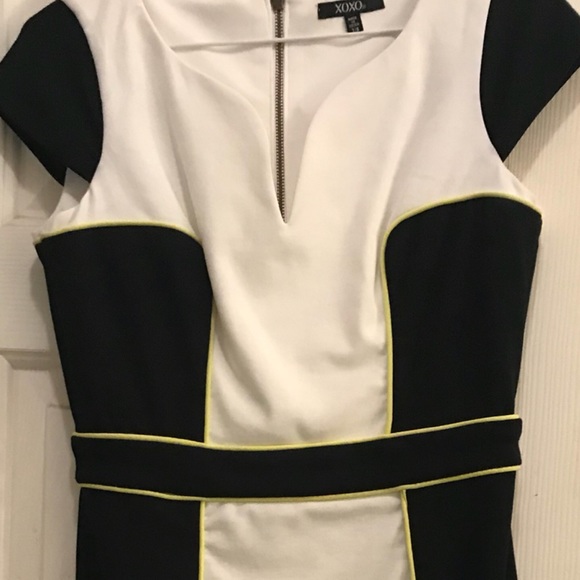 ‼️Bundle & Save‼️ XOXO Dress NWOT Sz 7 - Picture 6 of 7